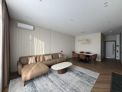 Київ, Василя Тютюнника вул., 39