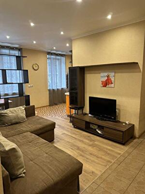 Киев, Искровская ул., 22