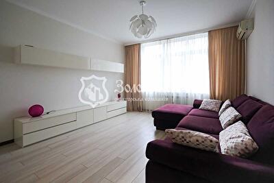 Авіаконструктора Ігоря Сікорського вул., 4Д