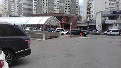 Київ, Олександра Мішуги вул., 8