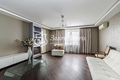 Дарницкий бул., 8