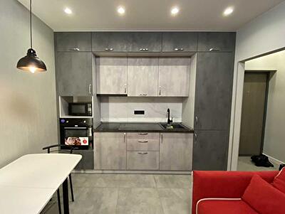 Салютная ул., 2