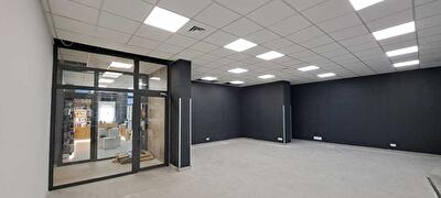 Евгения Сверстюка ул., 11Б