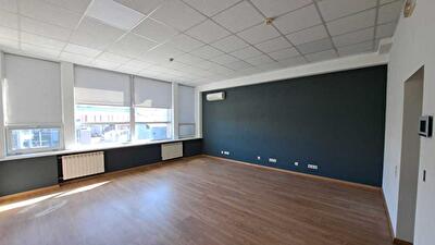 Евгения Сверстюка ул., 11Б