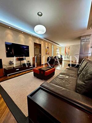 Київ, Анни Ахматової вул., 13