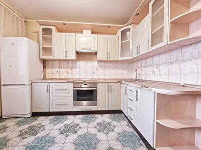 Київ, Лісківська вул., 28