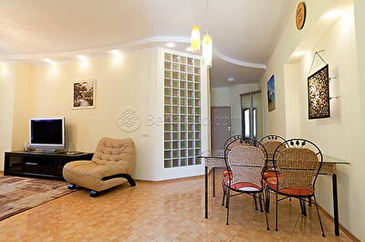 Приморская ул., Пироговская, 5