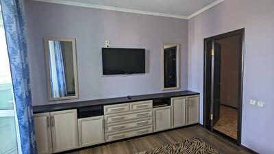 Киев, Ревуцкого ул., 5