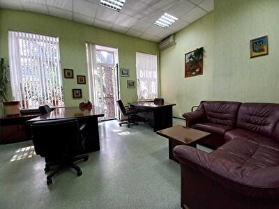 Володимира Моссаковського вул., 2А