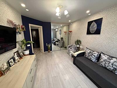 Київська обл., Києво-Святошинський район, с. Софіївська Борщагівка, Яблунева вул., 13Г