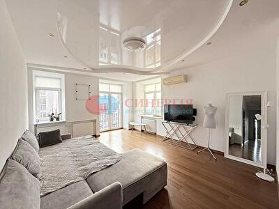 Київ, Почайнинська вул., 70