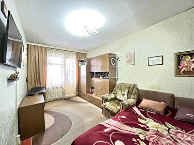 Київ, Володимира Маяковського просп., 32В