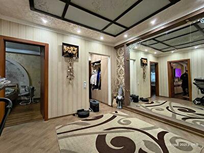 Київ, Марини Цвєтаєвої вул., 3