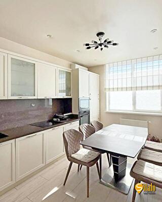 Київ, Якуба Коласа вул., 2В