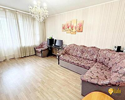 Київ, Прирічна вул., 17Г