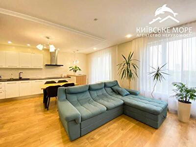 Киев, Воскресенская ул., 18А