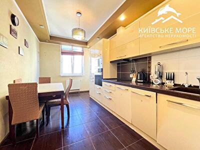 Воскресенська вул., 12А