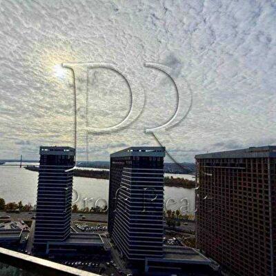 Київ, Причальна вул., 8