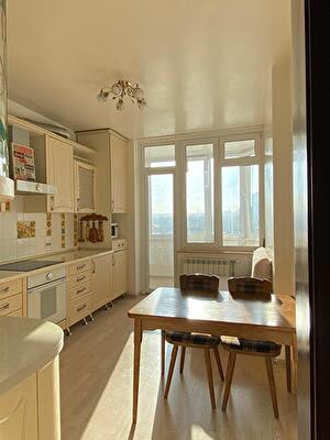 Київ, Єлизавети Чавдар вул., 7