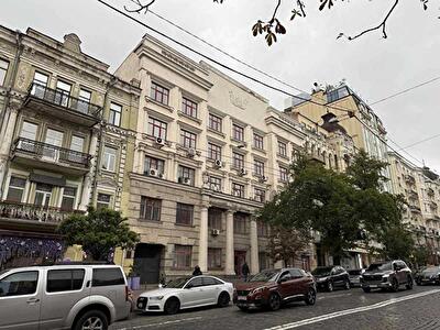 Київ, Богдана Хмельницького вул., 38