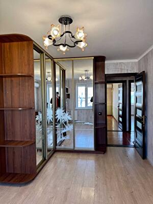 Київ, Оболонський просп., 9