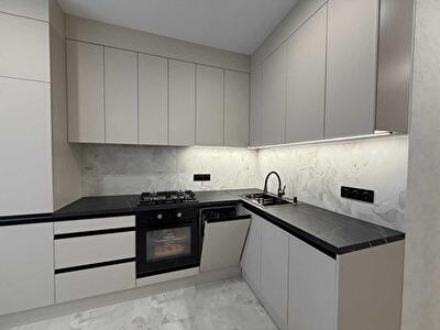 с. Софіївська Борщагівка, Героїв Небесної Сотні просп.