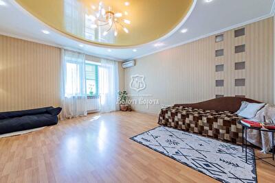 Київська обл., Бучанський район, м. Буча, Садова вул., 7б