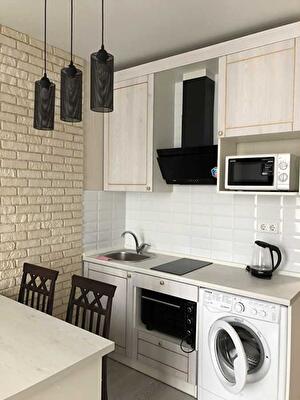 Київ, Соборності просп., 17 К2