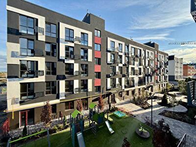 с. Гатне, Інститутська вул., 5