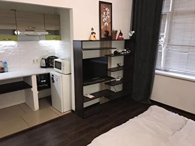 Ярослава Гашека бул., 18