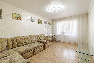 Академика Ефремова ул., 3