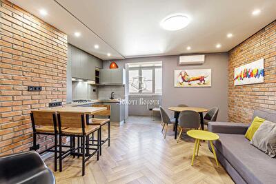 Академика Киприанова ул., Лебедєва, 1