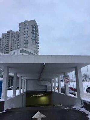 Киев, Героев Сталинграда просп., 2Д