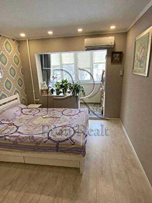 Киев, Павла Тычины просп., 22А