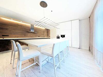 Киев, Евгения Коновальца ул., 44А