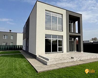 Київ, 108-а Садова вул.