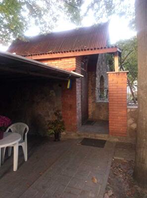 Киевская обл., Киево-Святошинский район, с. Крюковщина, Зоряна