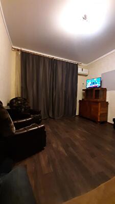 Дніпро, Титова вул., 13