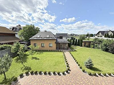 с. Михайловка-Рубежовка, Зоряна