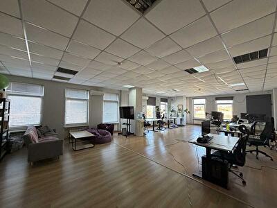 Київ, Нижній Вал вул., 15