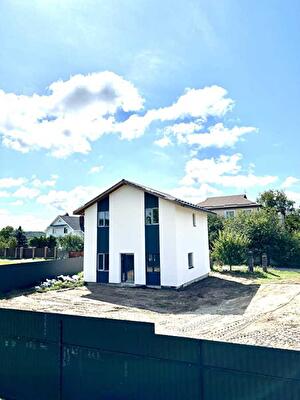 Київська обл., Броварський район, с. Пухівка, лесная, 2