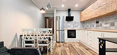 Олександрівська вул., 1