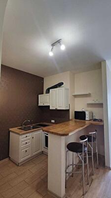 Києво-Святошинський район, м. Вишневе, Молодіжна (Піонерська) вул., 12