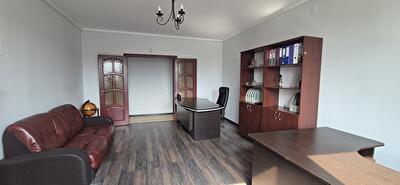 Київ, Раїси Окіпної вул., 10