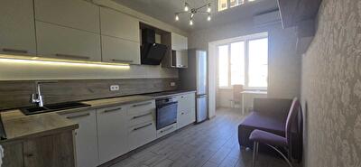 Києво-Святошинський район, с. Петропавлівська Борщагівка, Соборная вул., 10Г