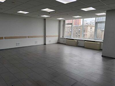 Володимира Антоновича вул., 172