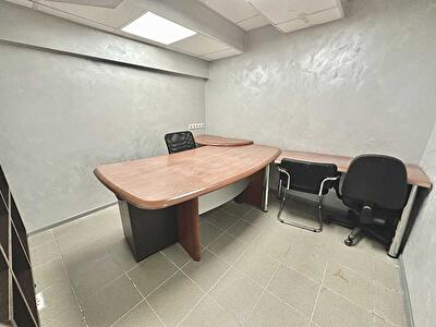 Саперно-Слобідська вул., 8