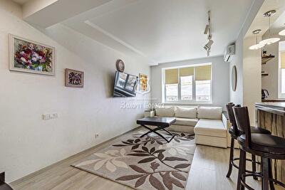 Києво-Святошинський район, с. Софіївська Борщагівка, Південна, 7