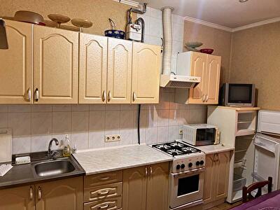 Дніпро, Космонавта Волкова вул., 9