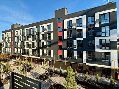 Київська обл., Києво-Святошинський район, с. Гатне, Інститутська вул., 1